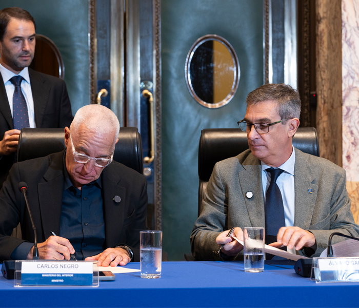 Firma de Convenio entre BROU y Ministerio del Interior