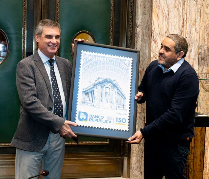Lanzamiento del Sello 130 Años del BROU